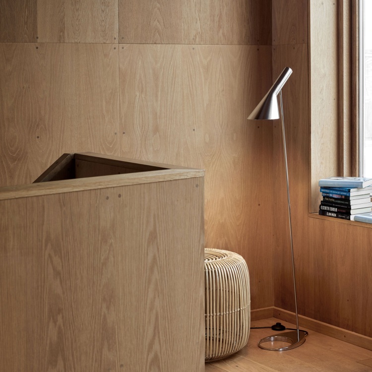 AJ floor lamp black Louis Poulsen | black | LOUIS POULSEN